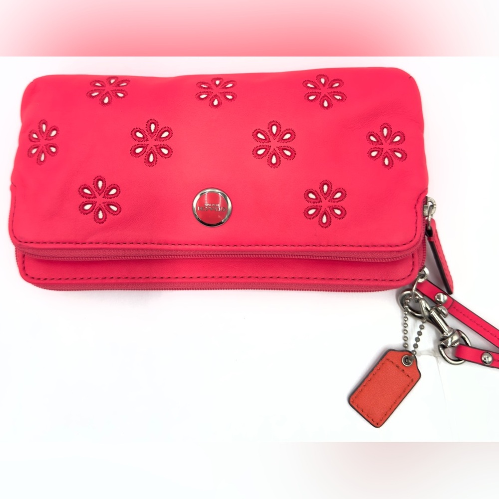 Coach POPPY Flower Eyelet Wrislet Wallet Vintage Pink Orange NWT